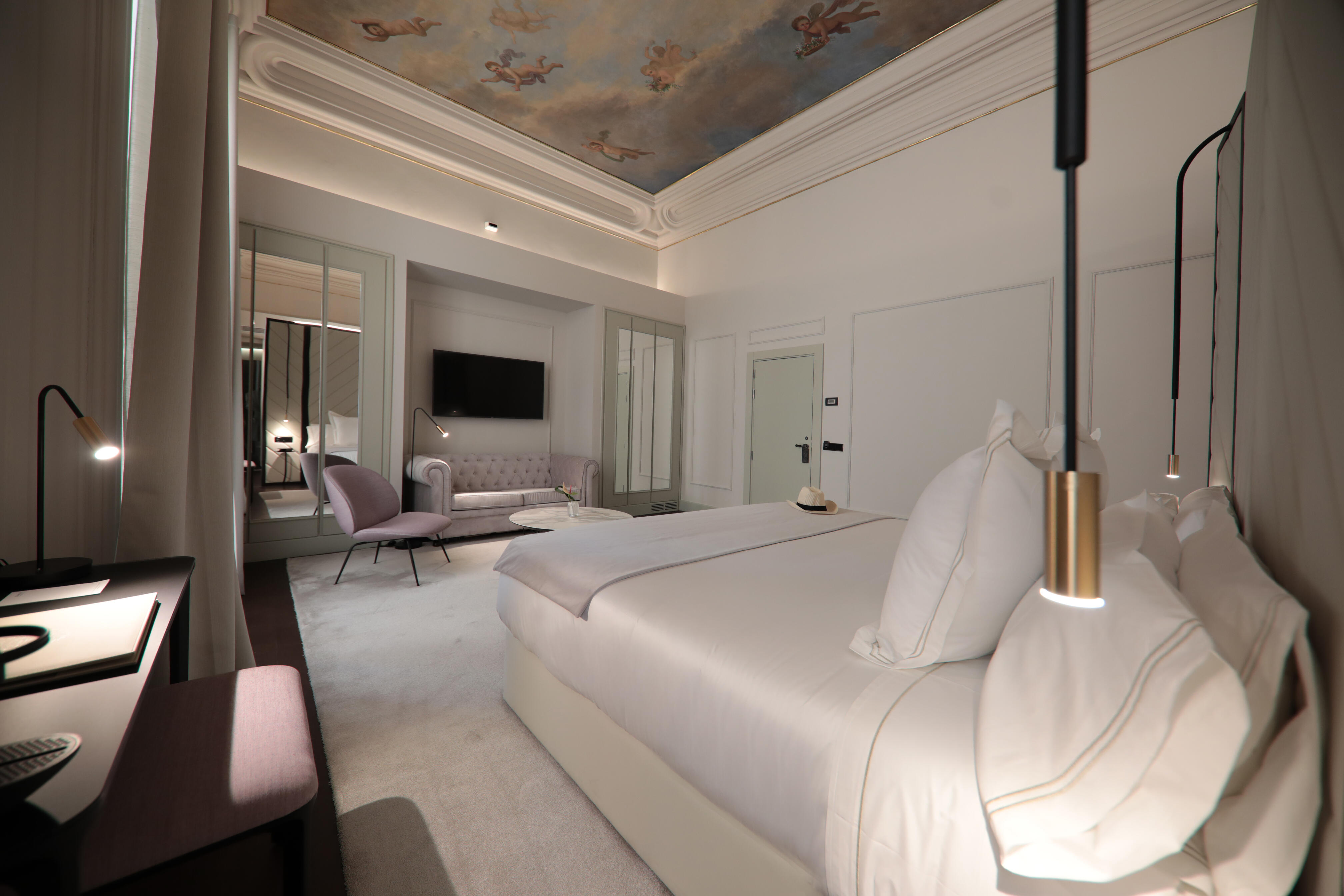 28. Suite Parietti Room - Summum Prime Boutique Hotel.jpg